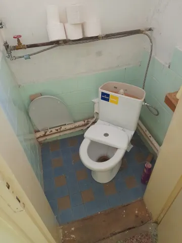 15 Toaleta pred rekonštrukciou