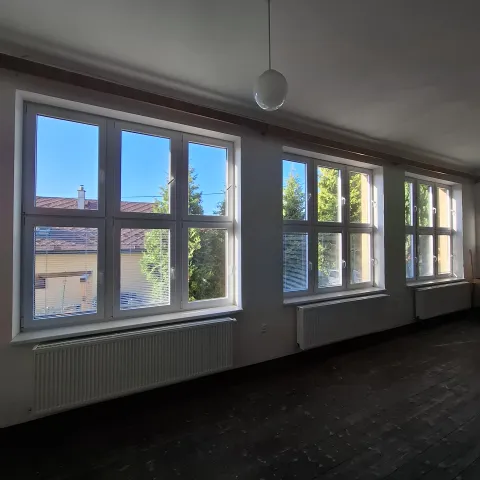 9 Hlavná miestnosť po...