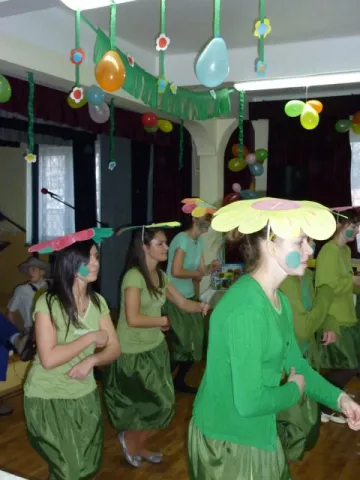 404541_349157958441389_100000415638525_1222006_1047637645_n