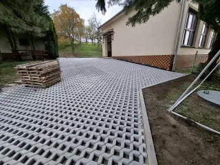 019b9c7b-b551-7c3d-962d-6c228b15f49d