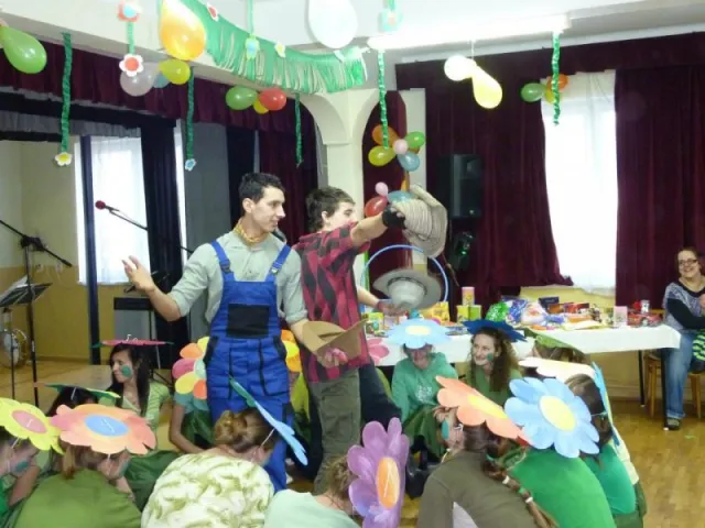 407104_349158355108016_100000415638525_1222011_285388285_n