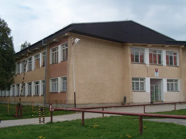 budova ZŠ Lietava