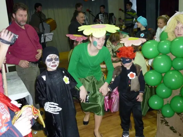 430158_349164141774104_100000415638525_1222065_1400232765_n